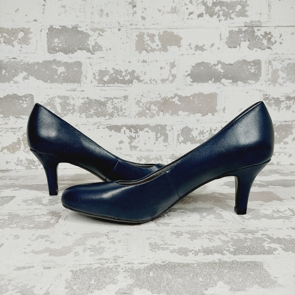 NEW Life Stride Parigi Navy Leather Slip On Heeled Pumps B593 - Picture 4 of 12